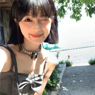 葛洛莉亚·贝尔